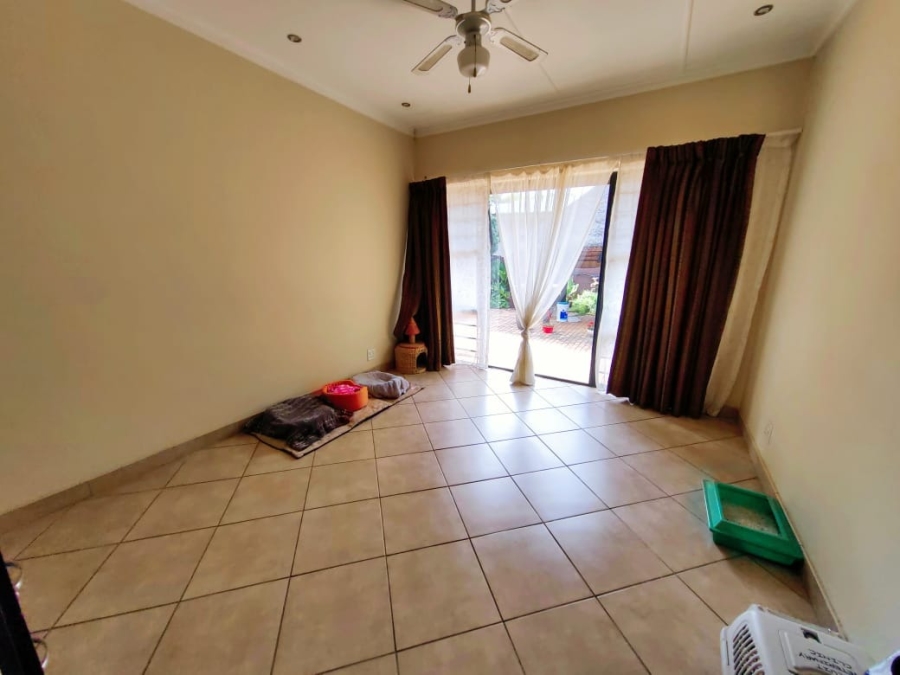 4 Bedroom Property for Sale in Grimbeeck Park North West